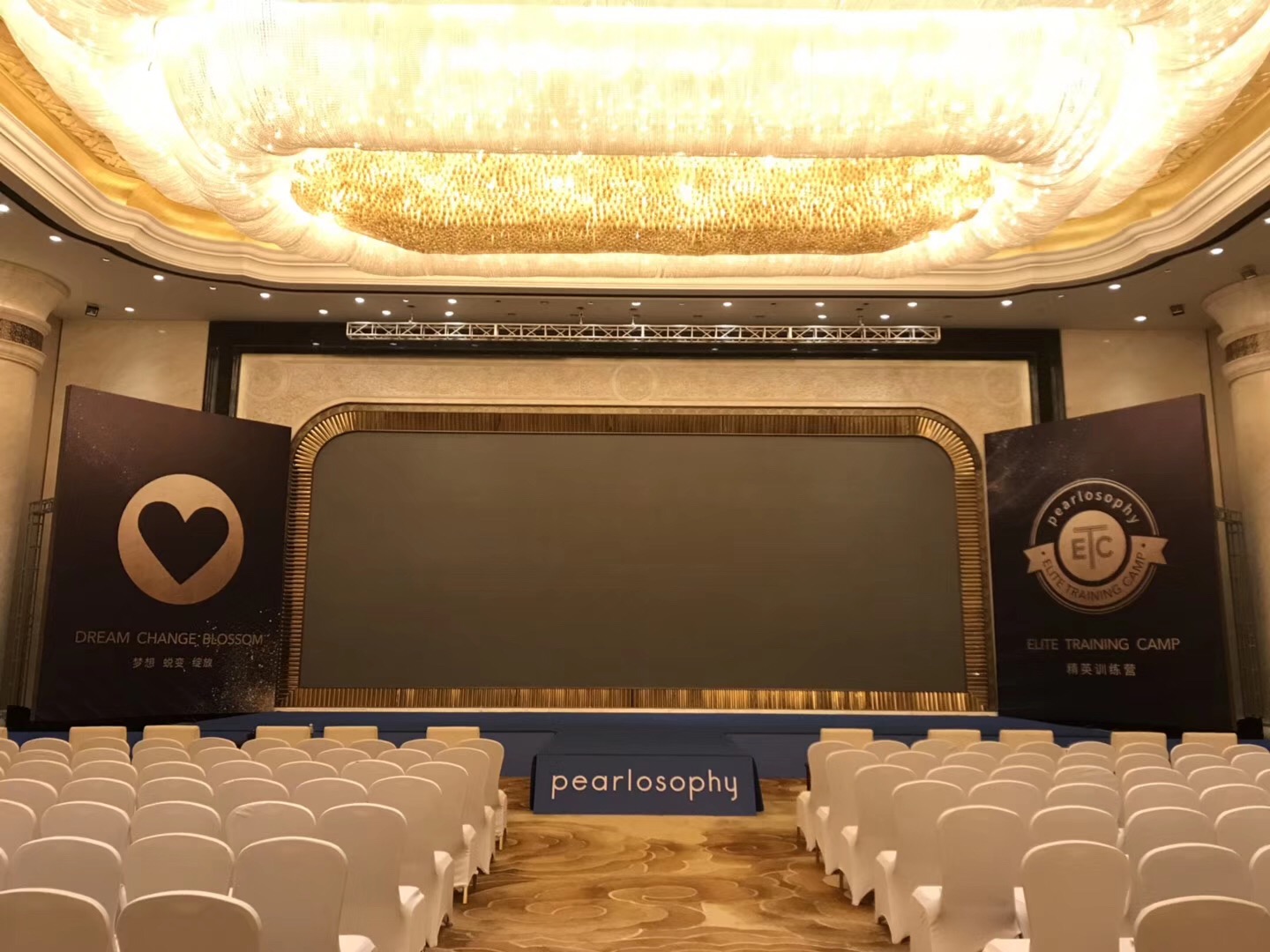 舞臺(tái)斜坡定制